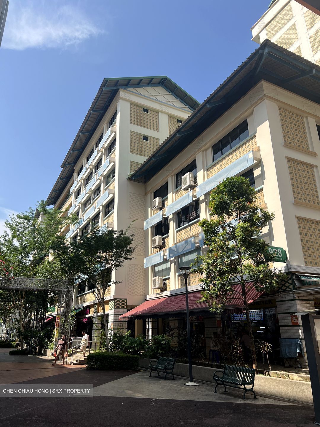 Yishun Central 1 (D27), Retail #581918581